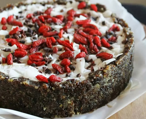vegan chocolate cake by on gree planet